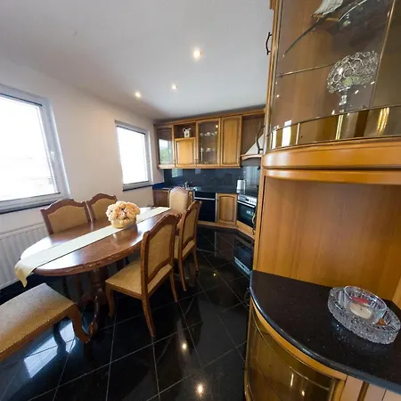 White Pearl Luxus شقة